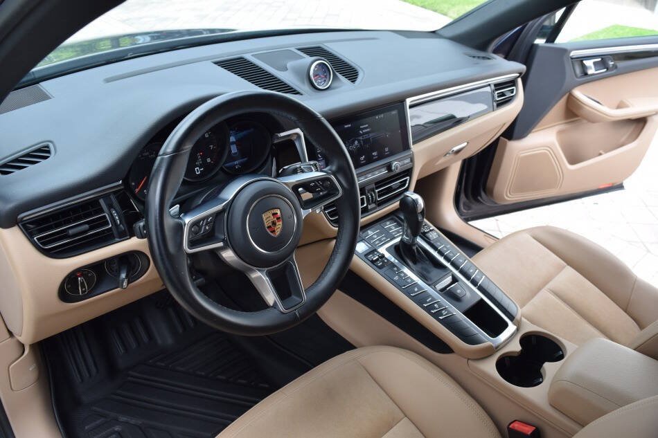 Used 2019 Porsche Macan AWD/4WD image 43