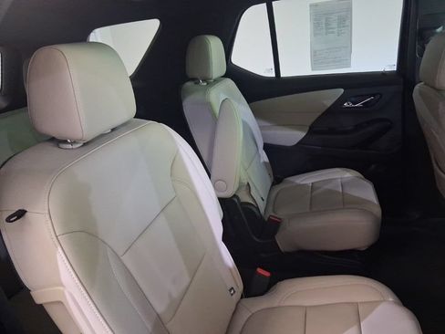 Used 2023 Chevrolet Traverse LT w/ LT Premium Package AWD/4WD image 15