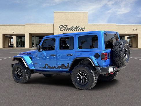 Used 2025 Jeep Wrangler Unlimited Rubicon AWD/4WD image 7