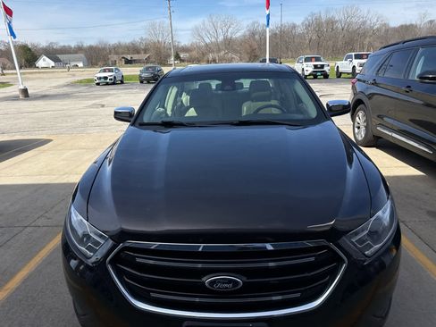 Used 2013 Ford Taurus Limited image 2