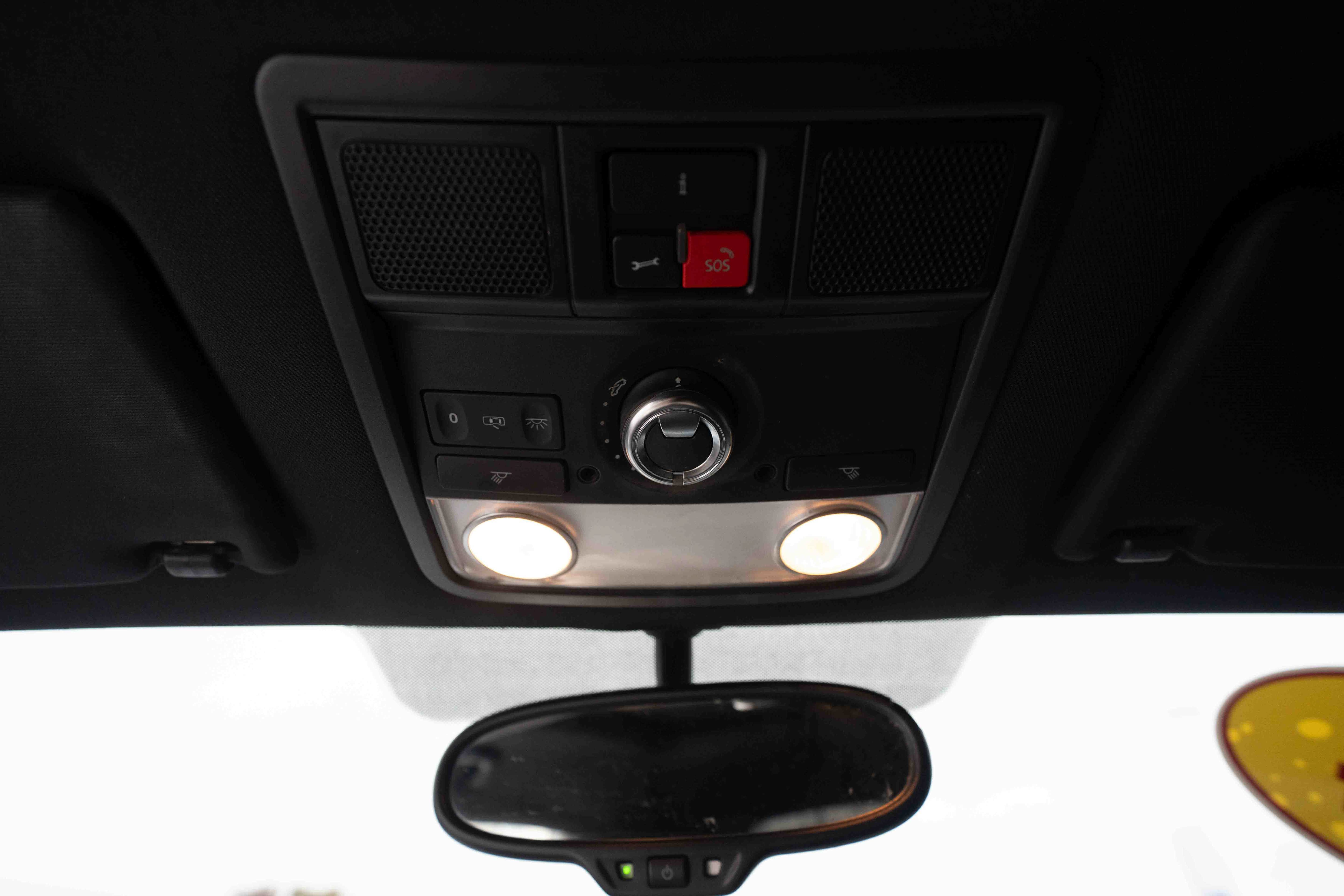Used 2014 Volkswagen Beetle TDI FWD image 18