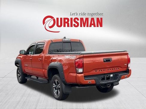 Used 2016 Toyota Tacoma TRD Sport image 4