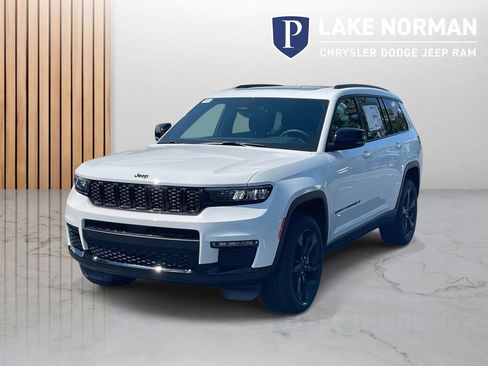 New 2025 Jeep Grand Cherokee L Limited w/ Black Appearance Package image 4
