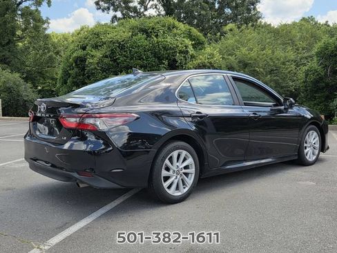 Used 2022 Toyota Camry LE FWD image 5