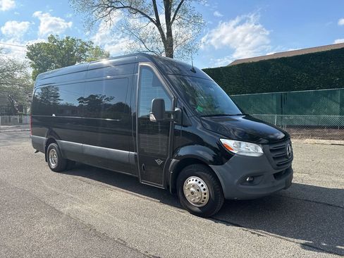 Used 2021 Mercedes-Benz Sprinter 3500 image 10