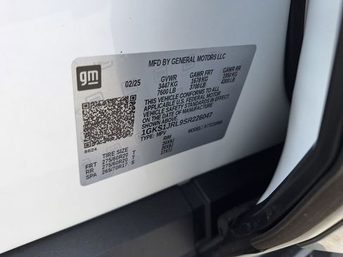 Used 2025 GMC Yukon XL Denali image 33