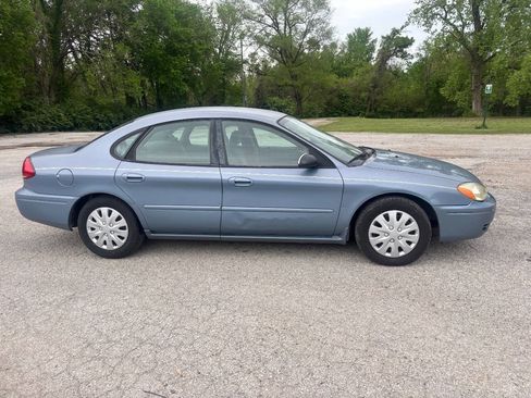 Used 2006 Ford Taurus SE image 4