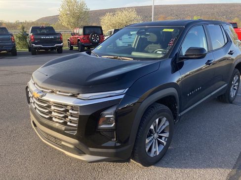 Used 2026 Chevrolet Equinox LT AWD/4WD image 3