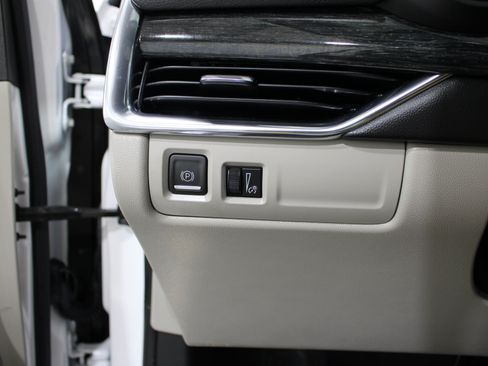 Certified 2023 Cadillac XT4 Premium Luxury w/ Enhanced Visibility Package FWD image 11