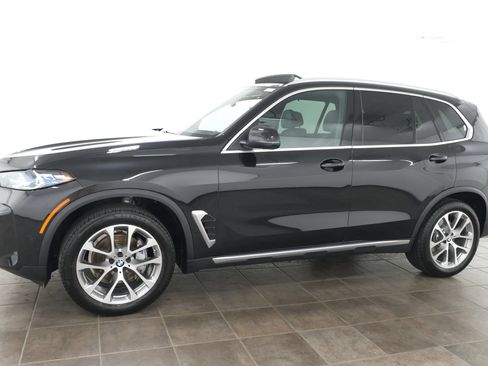 Used 2026 BMW X5 xDrive40i w/ Climate Comfort Package AWD/4WD image 2