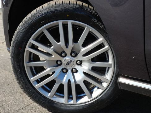 Used 2024 Ford Expedition Limited image 37