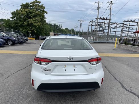Used 2023 Toyota Corolla LE w/ LE Premium Package FWD image 4