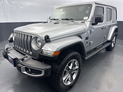 Used 2021 Jeep Wrangler Unlimited Sahara image 2