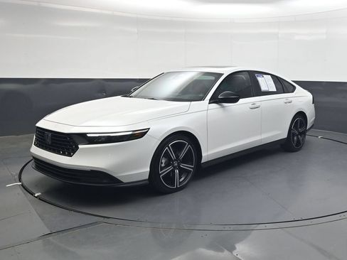 Certified 2026 Honda Accord Sport image 9