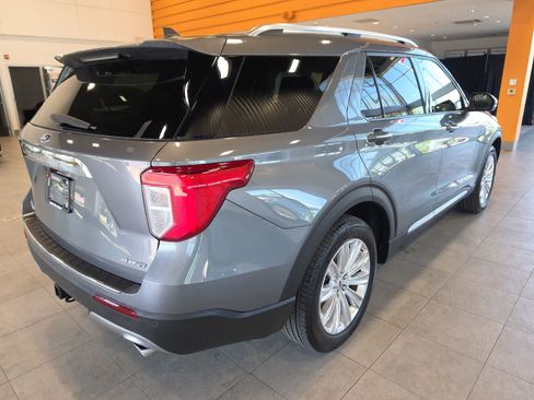 Used 2024 Ford Explorer Limited w/ Limited Technology Package AWD/4WD image 7