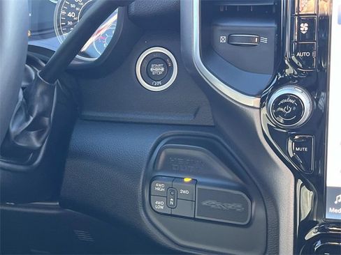 Used 2024 RAM 3500 Big Horn w/ Sport Appearance Package image 18