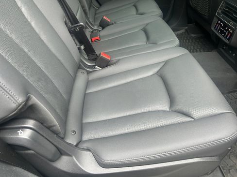 Used 2023 Audi Q7 3.0T Premium Plus w/ Premium Plus Package AWD/4WD image 28