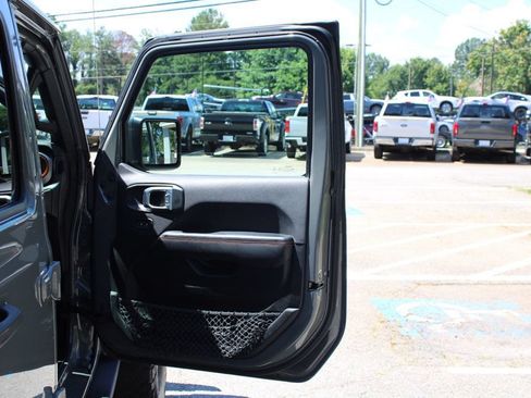 Used 2020 Jeep Gladiator Mojave AWD/4WD image 29