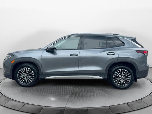 Certified 2026 Volkswagen Tiguan S w/ 18" Wheel Package FWD image 4