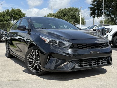 Used 2023 Kia Forte GT-Line w/ GT-Line Premium Package FWD image 2
