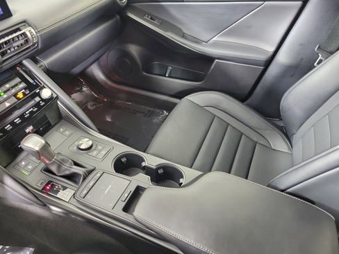 Used 2022 Lexus IS 350 F Sport image 23