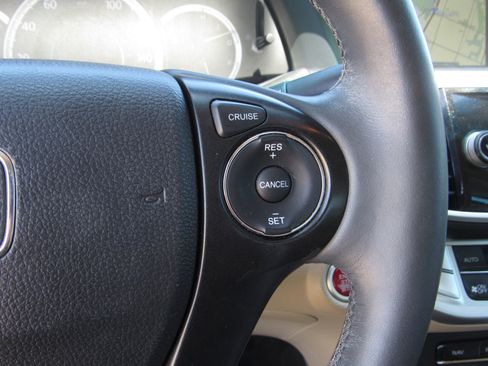 Used 2015 Honda Accord EX-L image 26