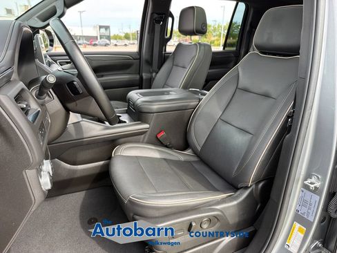 Used 2023 GMC Yukon XL SLT AWD/4WD image 7