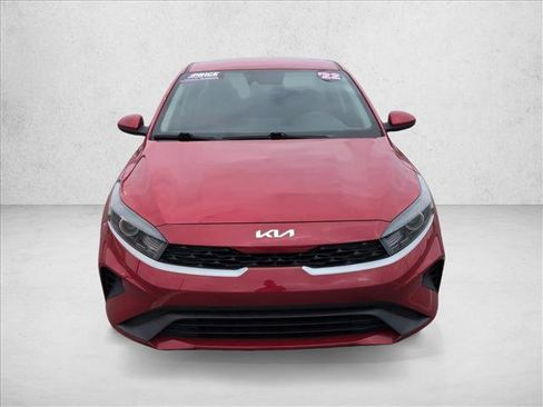 Used 2022 Kia Forte LXS image 2