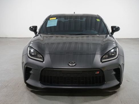 Certified 2024 Toyota GR86 image 2