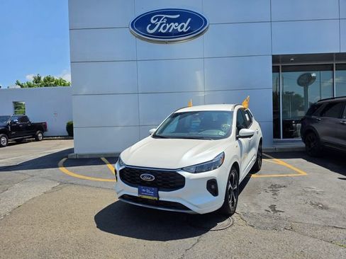 Certified 2023 Ford Escape ST-Line Select w/ Tech Pack #2 AWD/4WD image 2