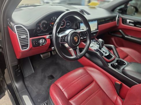 Used 2019 Porsche Cayenne S image 13