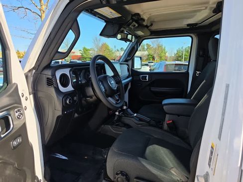 Used 2024 Jeep Wrangler Unlimited AWD/4WD image 10