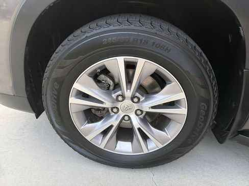 Used 2015 Toyota Highlander XLE AWD/4WD image 32