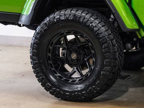 Used 2025 Jeep Gladiator Sport image 37