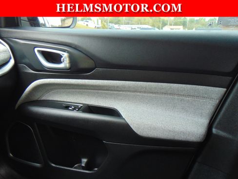 Certified 2023 Jeep Compass Latitude image 30