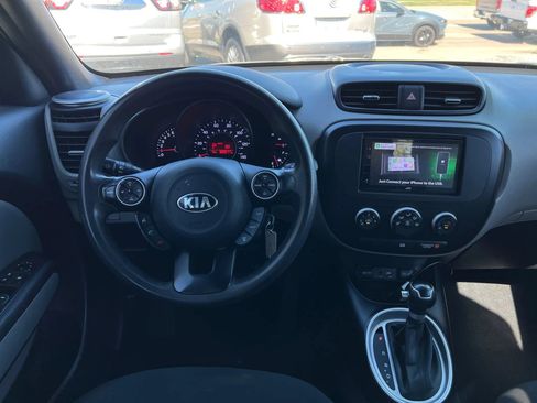 Used 2016 Kia Soul FWD image 17