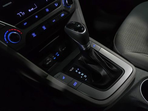Used 2018 Hyundai Elantra Value Edition FWD image 26