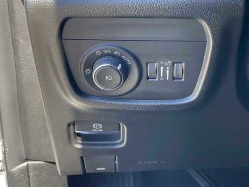 Used 2023 Jeep Grand Cherokee Overland w/ Luxury Tech Group IV image 21