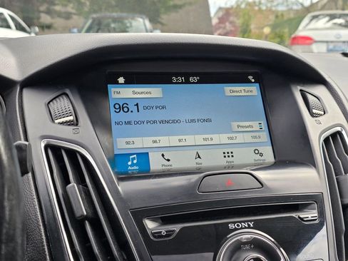 Used 2018 Ford Focus Titanium FWD image 20