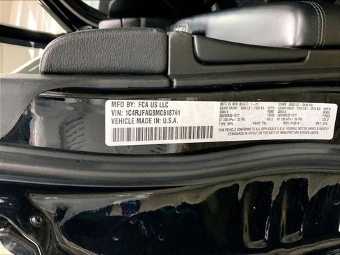 Used 2021 Jeep Grand Cherokee Laredo X AWD/4WD image 36