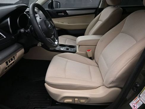 Used 2018 Subaru Outback 2.5i Premium AWD/4WD image 18