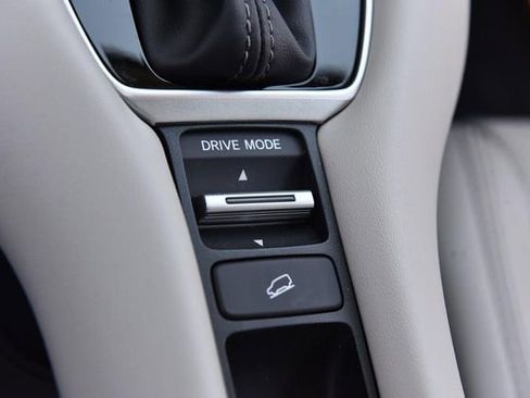 New 2026 Honda HR-V EX-L image 18