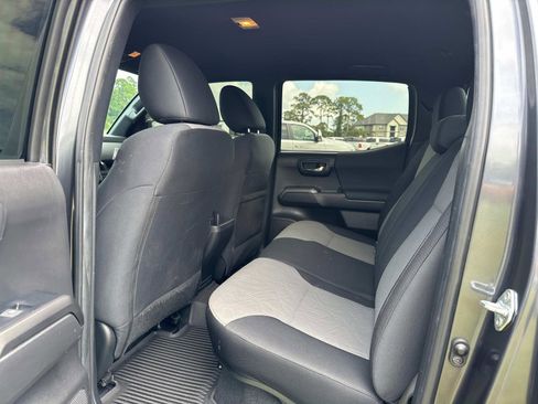 Used 2023 Toyota Tacoma TRD Off-Road AWD/4WD image 16