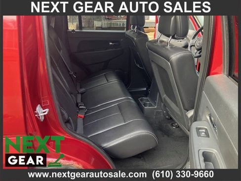 Used 2012 Jeep Liberty Sport image 7