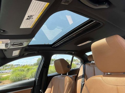 Used 2017 BMW 330i Sedan RWD image 17