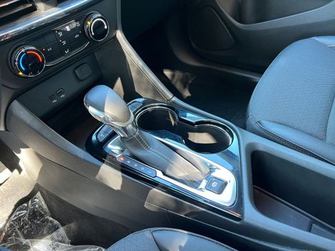 Used 2025 Buick Encore GX Preferred image 35