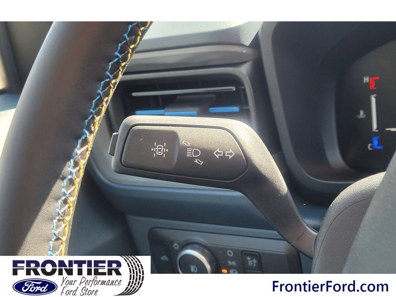 Used 2025 Ford Maverick Lobo AWD/4WD image 21