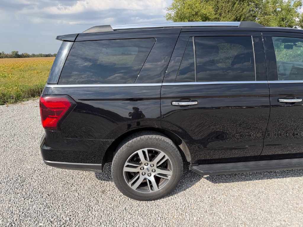 Used 2024 Ford Expedition Limited AWD/4WD image 26