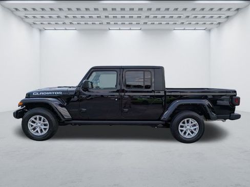Used 2023 Jeep Gladiator Sport AWD/4WD image 7