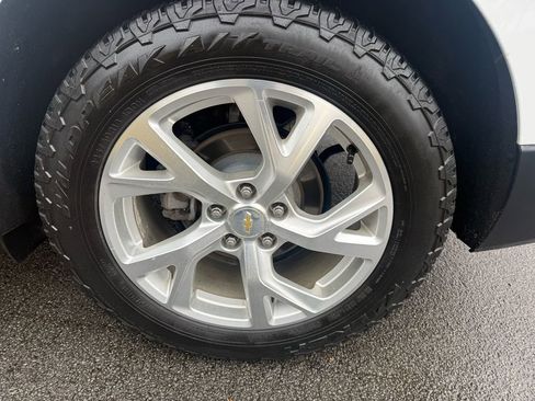 Used 2018 Chevrolet Equinox Premier image 11